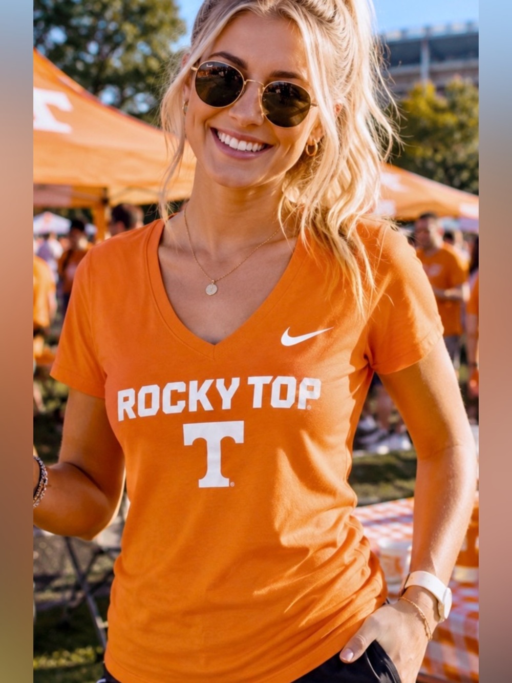 Nike Tennessee Volunteers “Rocky Top” V-Neck Tee – Women’s Small